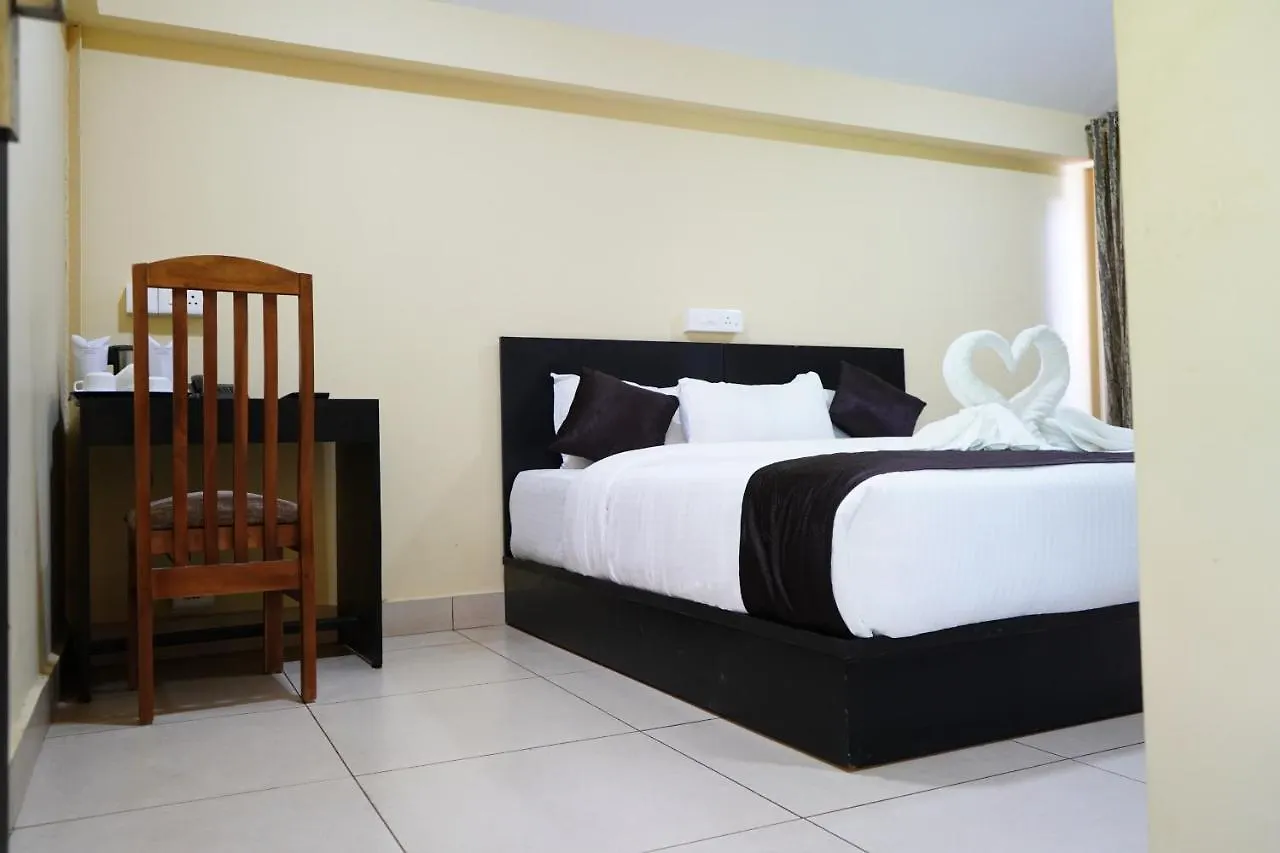 Hotel Fabescape Edens Resort