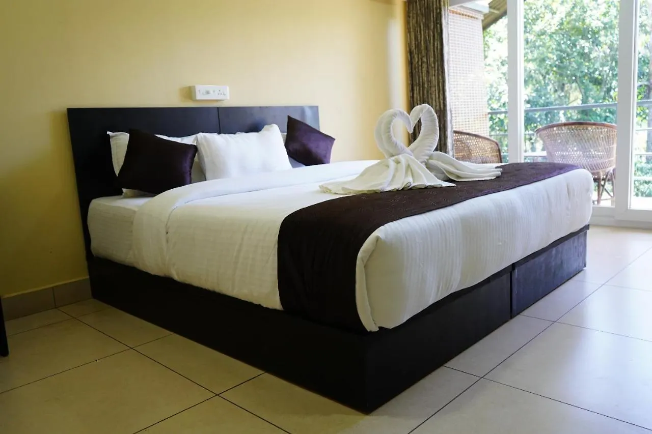 Hotel Fabescape Edens Resort