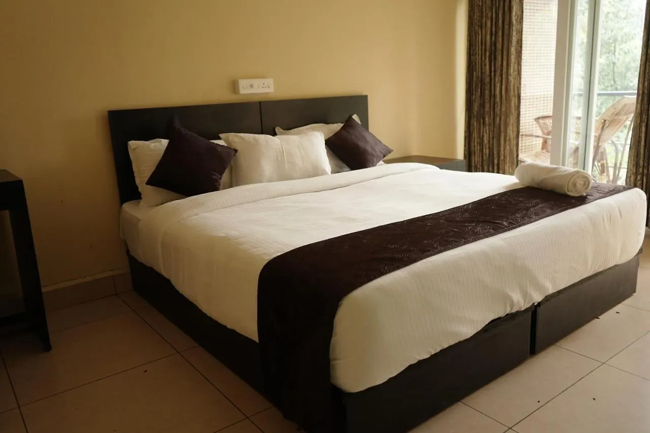 Fabescape Edens Resort Otel